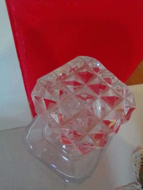 Decanters CRYSTAL CUT DECANTER UNIQUE DESIGN was sold for R200.00